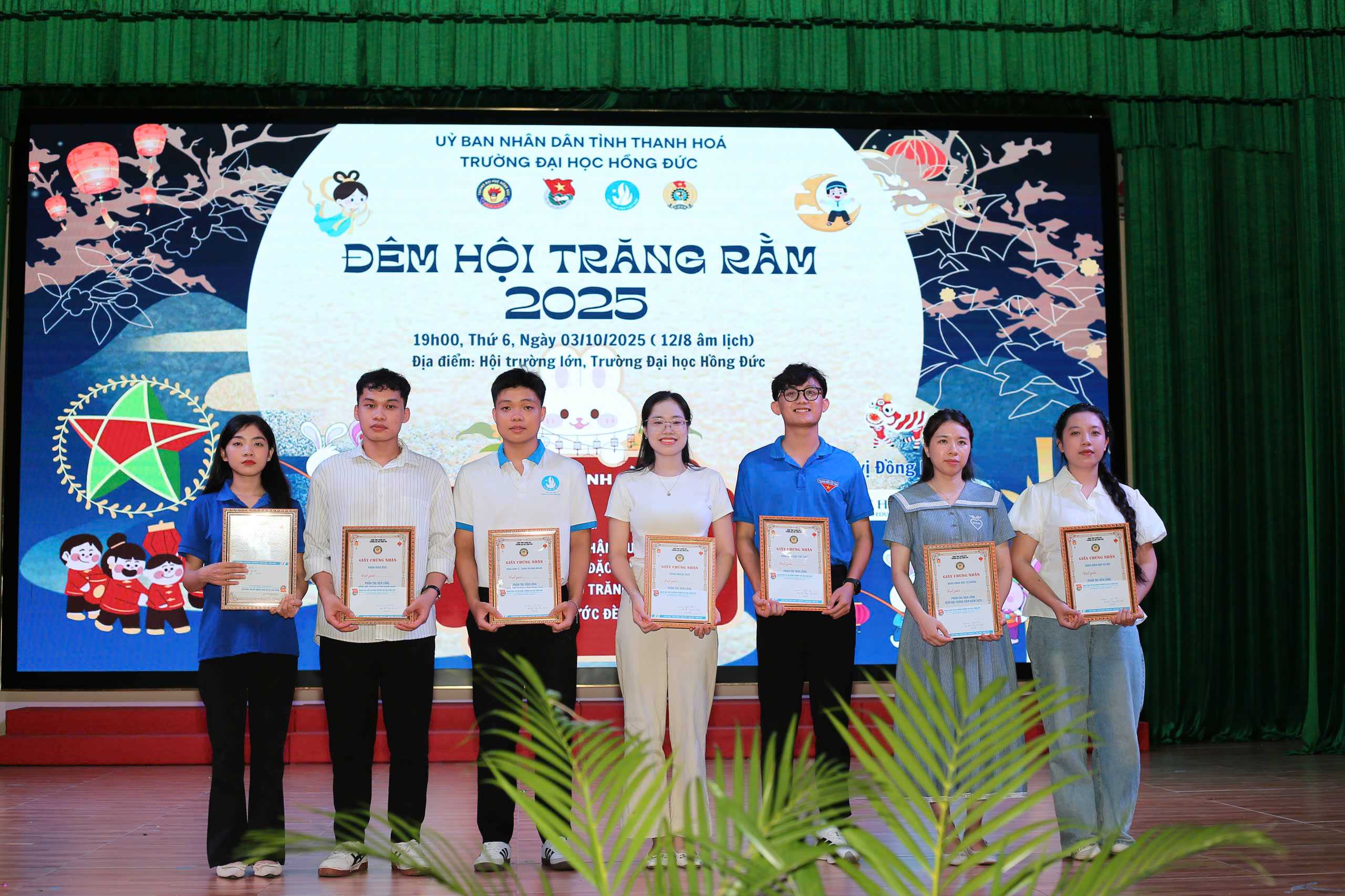 Media\2003_khtn.hdu.edu.vn\FolderFunc\202510\Images/trao-giai-20251005095034-e.jpg